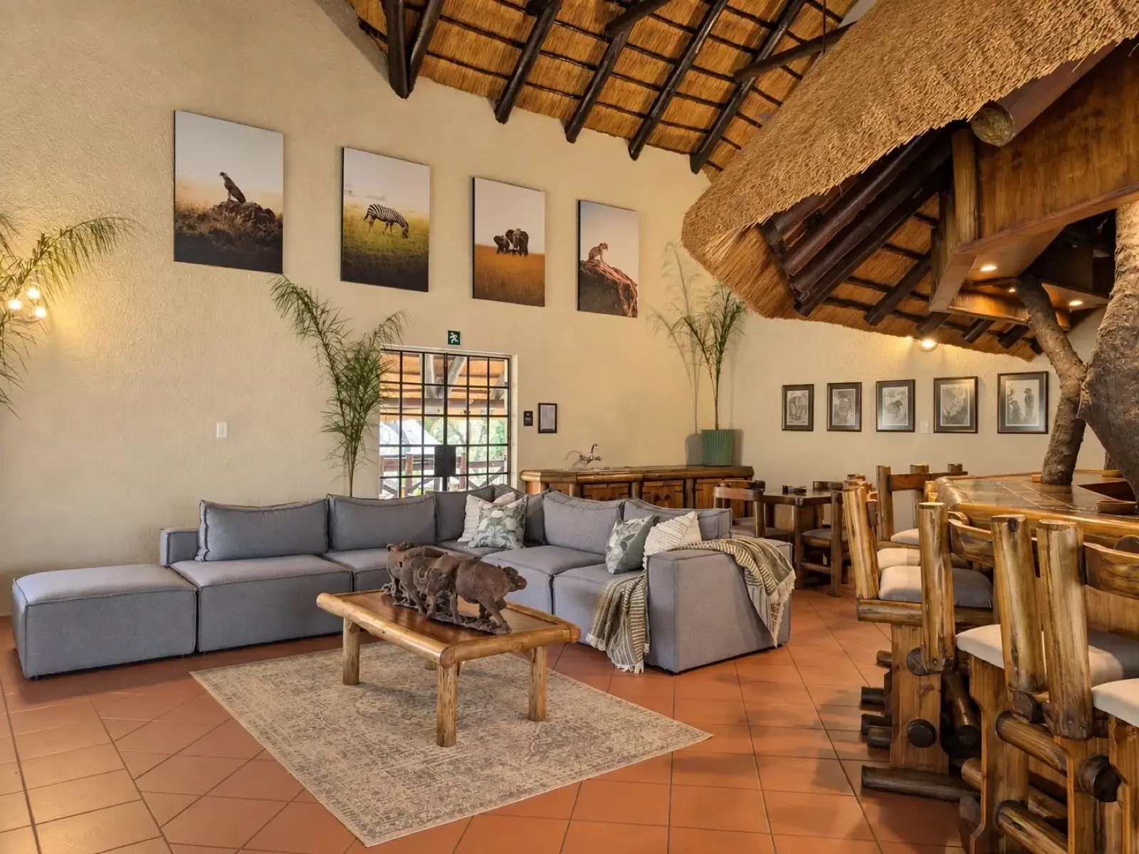 Lounge and bar at Leriti Safari House, under the thatch.